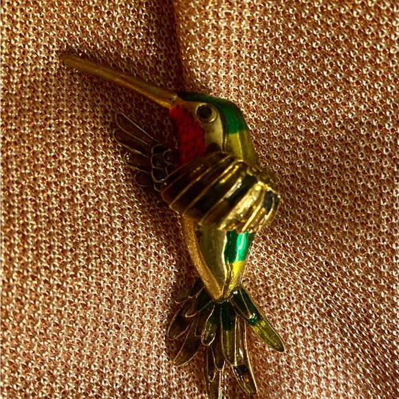Vintage enamel painted Hummingbirds lapel pin - Picture 2 of 5